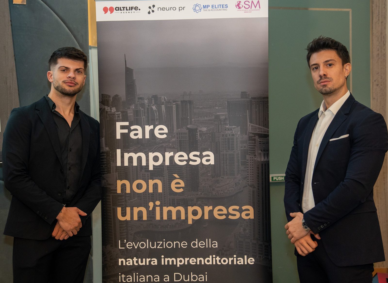 Il team AltLife a un evento